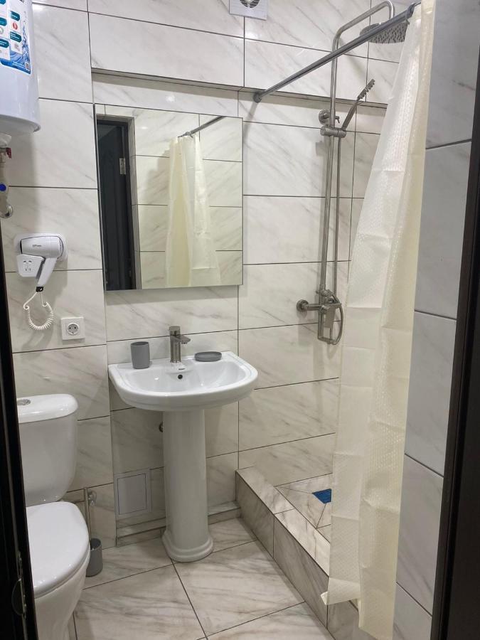 Гостевой Дом Атакар Hotel Gagra Exterior foto